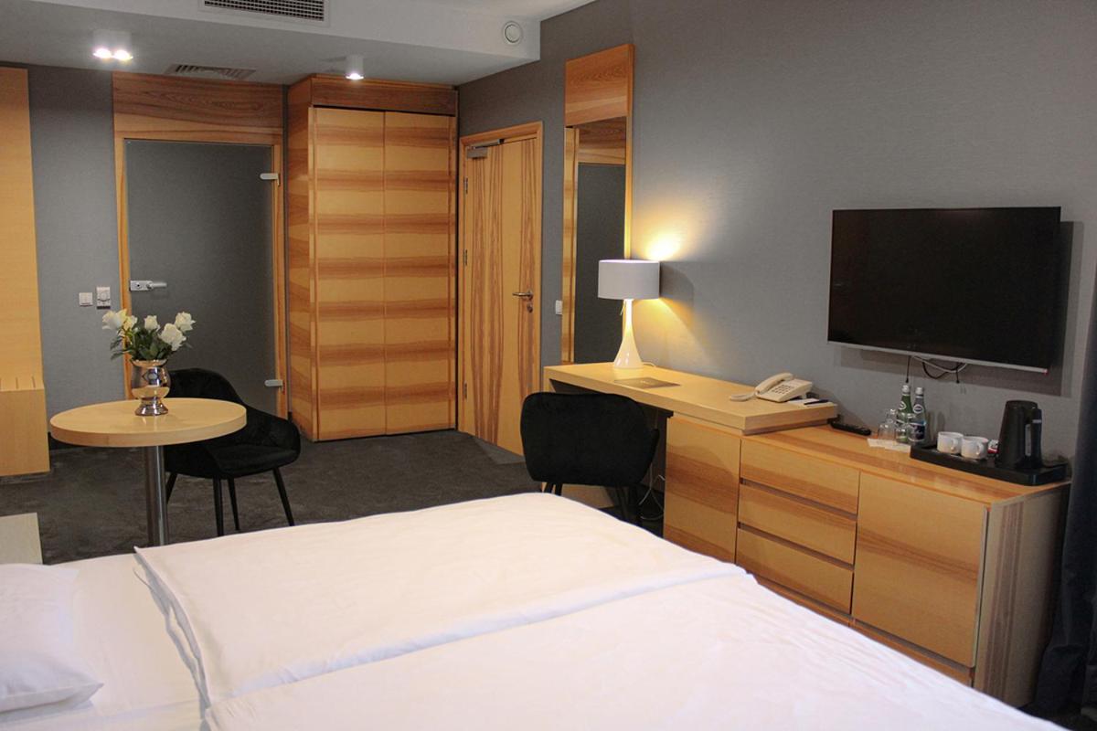 Willa Port Ostroda Bagian luar foto A room at the hotel
