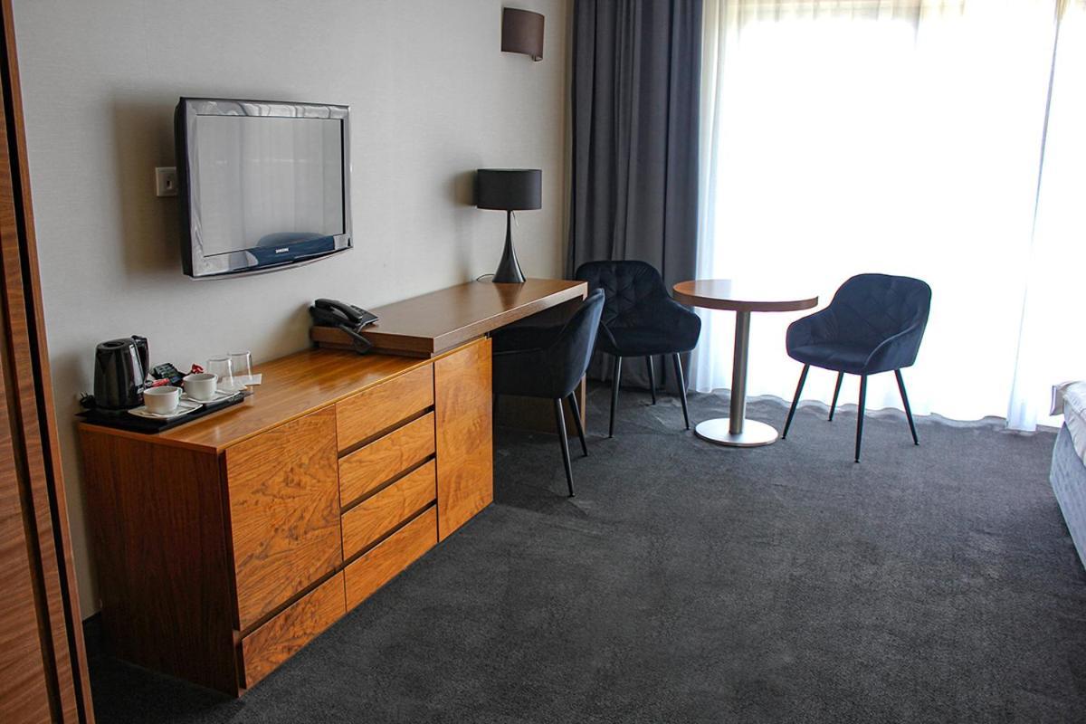 Willa Port Ostroda Bagian luar foto A room at the hotel