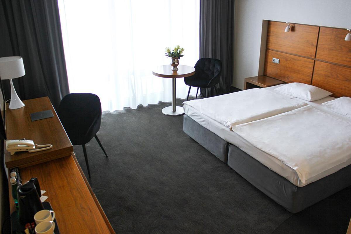 Willa Port Ostroda Bagian luar foto A room at the hotel