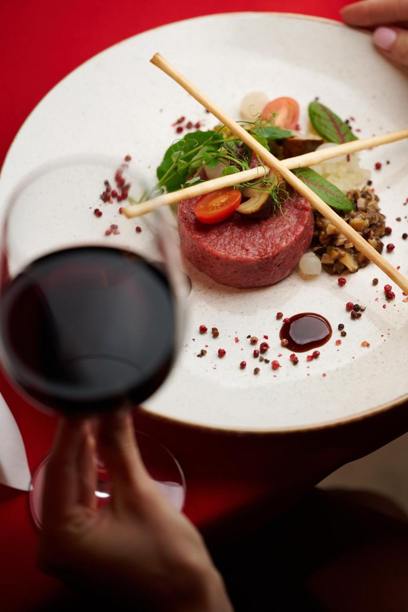 Willa Port Ostroda Bagian luar foto A steak and wine dinner