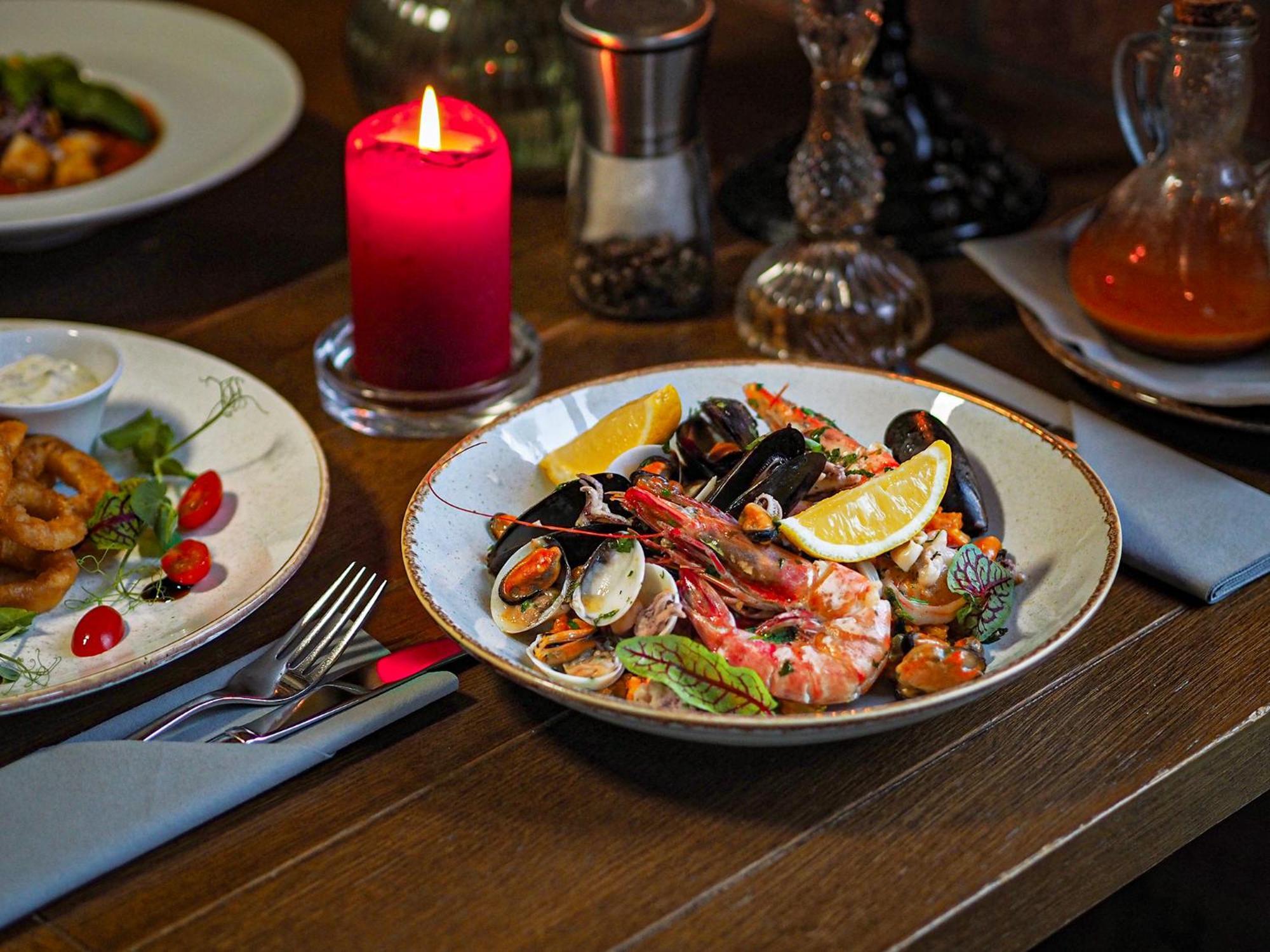 Willa Port Ostroda Bagian luar foto Seafood salad