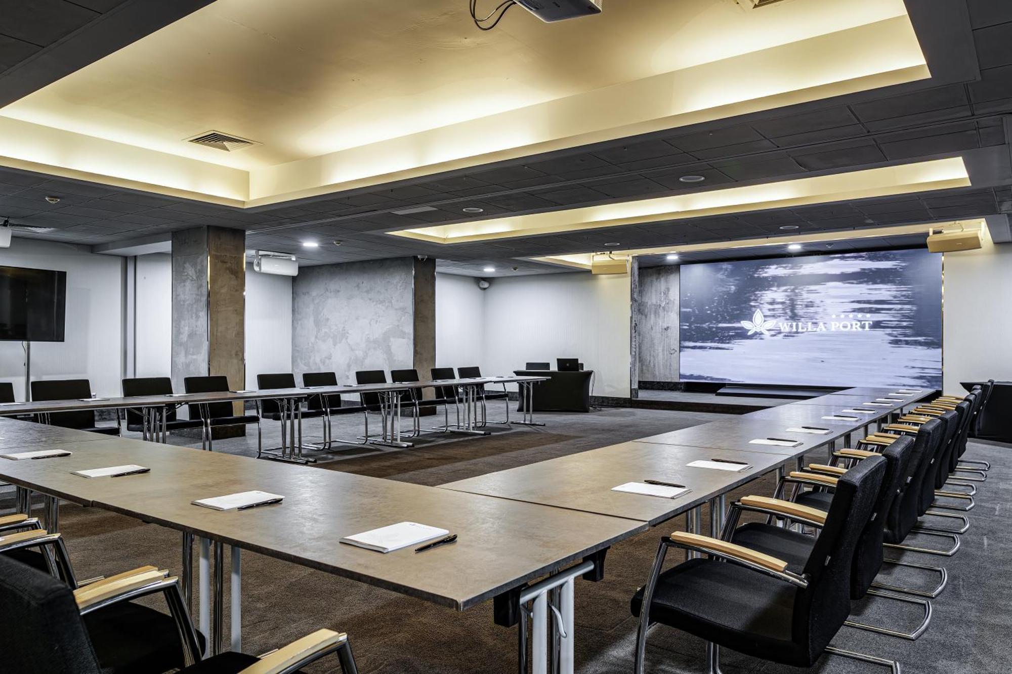 Willa Port Ostroda Bagian luar foto Meeting room