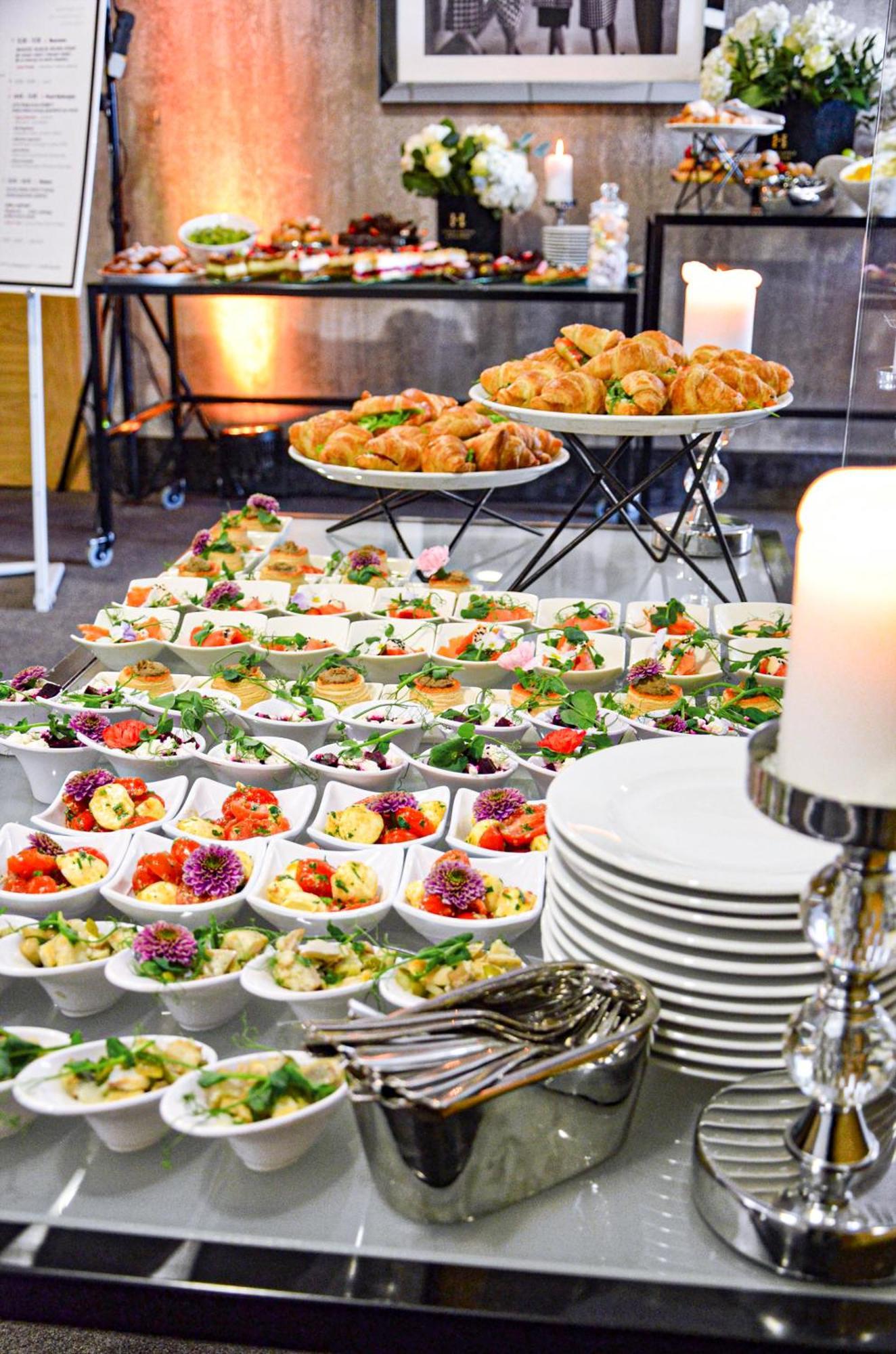 Willa Port Ostroda Bagian luar foto A buffet