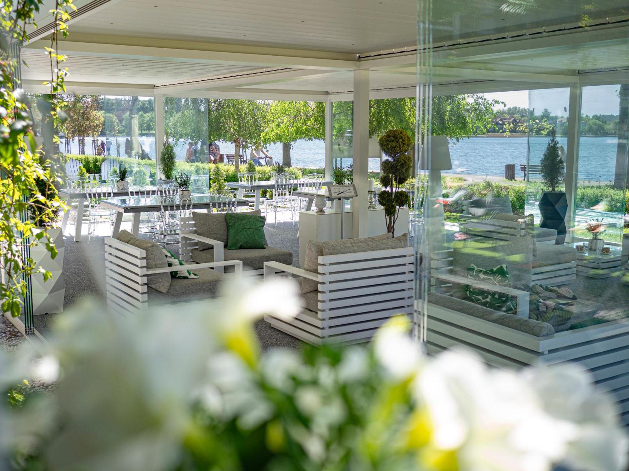 Willa Port Ostroda Bagian luar foto Restaurant